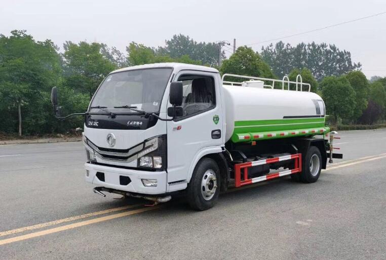 東風小多利卡灑水車